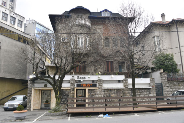 ОБРАЧУН НА СЕЊАКУ: Један убијен, други тешко рањен